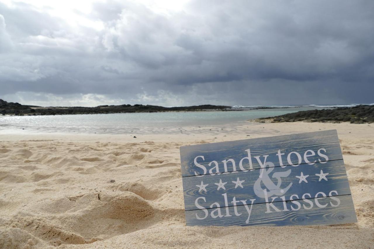 Sandy Toes & Salty Kisses El Cotillo Esterno foto